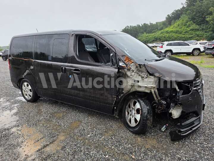 Hyundai The New Grand Starex 2018 — 3