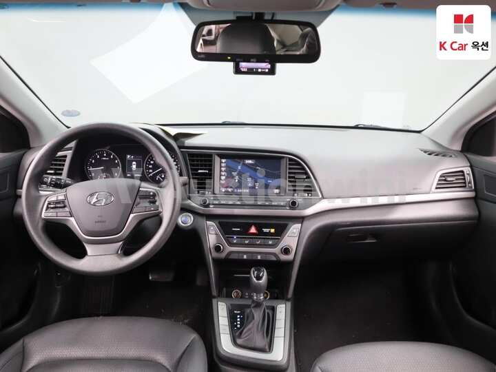Hyundai Avante AD 2018 — 3