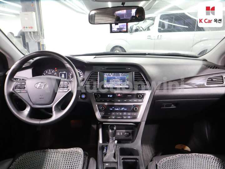 Hyundai LF Sonata 2015 — 3