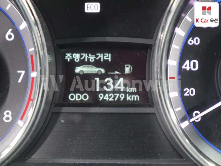 Hyundai YF Sonata 2010 — 4