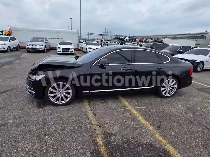 Volvo S90 2018 — 2
