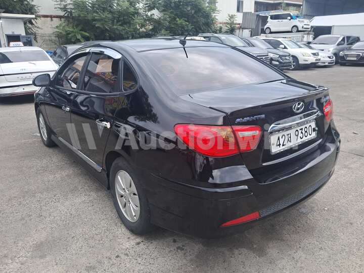 Hyundai Avante Hybrid 2010 — 3
