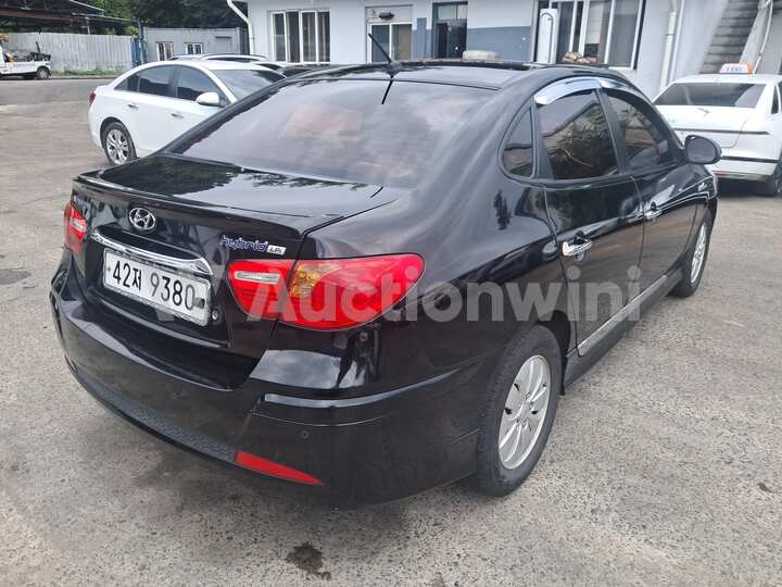 Hyundai Avante Hybrid 2010 — 5