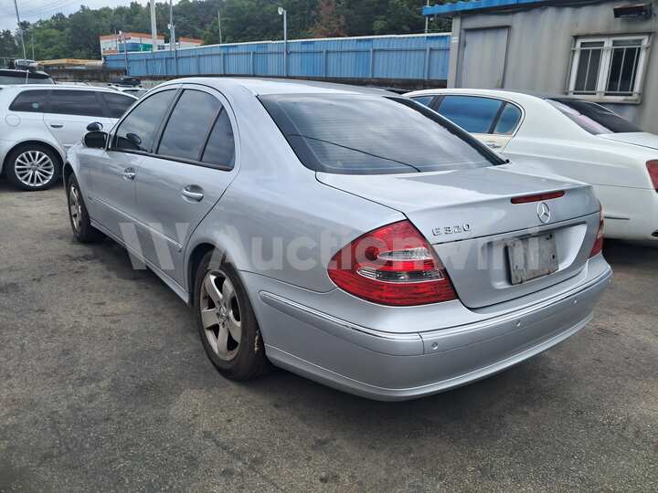 Mercedes Benz E Class W211 2003 — 3