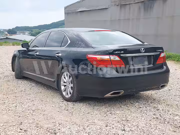 Lexus LS460 2010 — 3