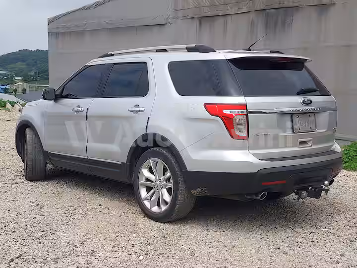 Ford Explorer 2012 — 3