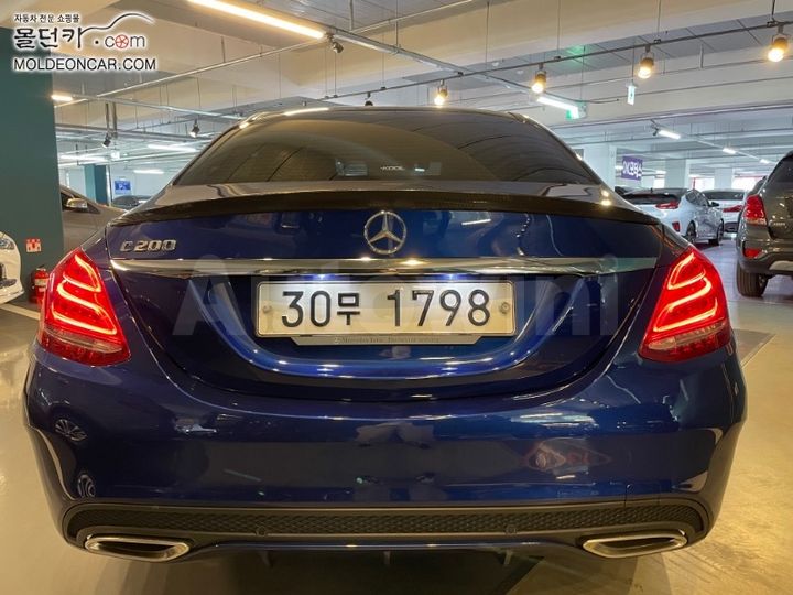 Mercedes Benz C Class 2018 — 4