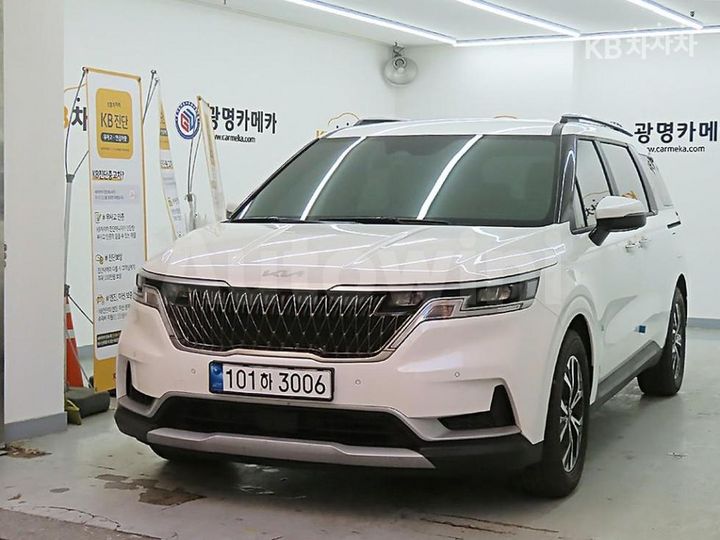Kia Carnival 2023 — 2