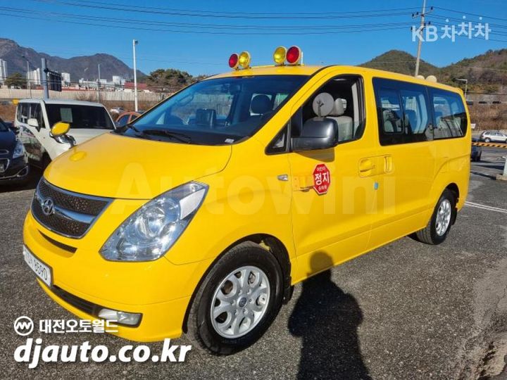 Hyundai Starex 2015 — 2