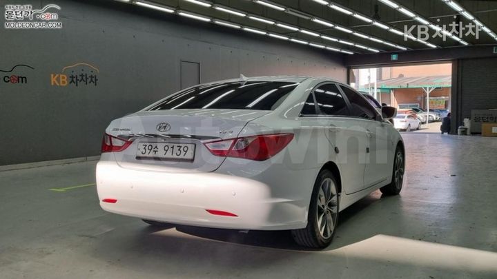 Hyundai Sonata 2012 — 2
