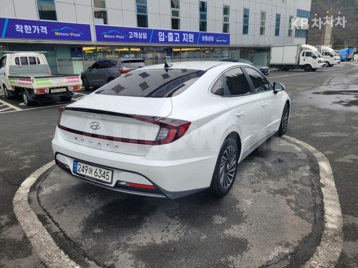 Hyundai Sonata 2022 — 4