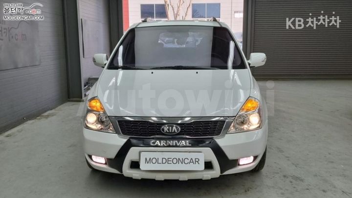 Kia Carnival 2013 — 3