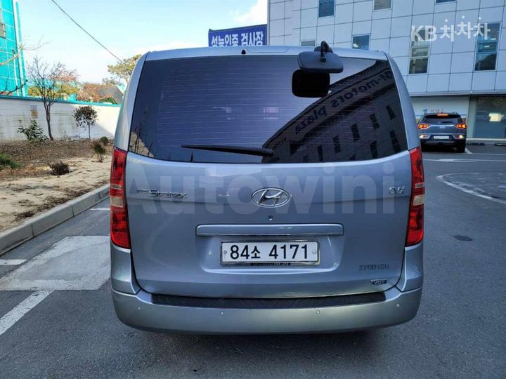Hyundai Starex 2012 — 5