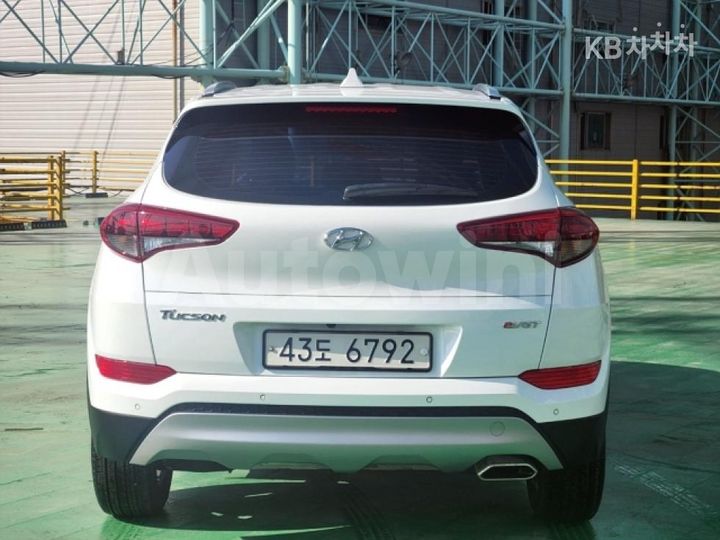 Hyundai Tucson 2017 — 5