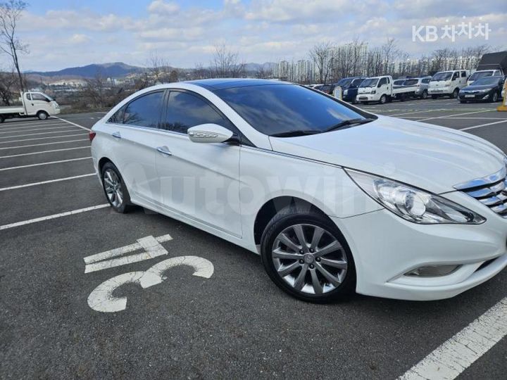 Hyundai Sonata 2011 — 3