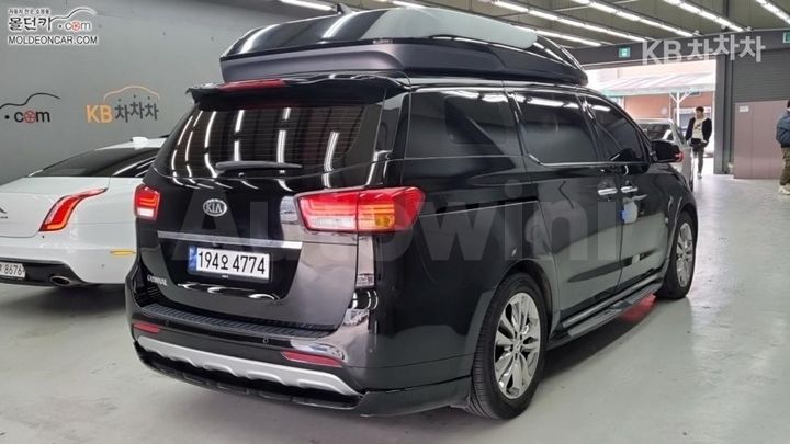 Kia Carnival 2018 — 2