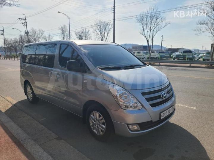 Hyundai Starex 2016 — 2