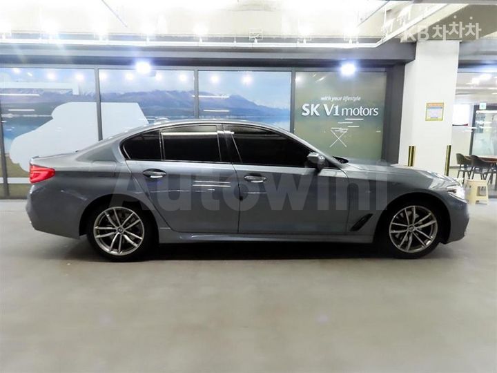 BMW 5 Series 2017 — 3