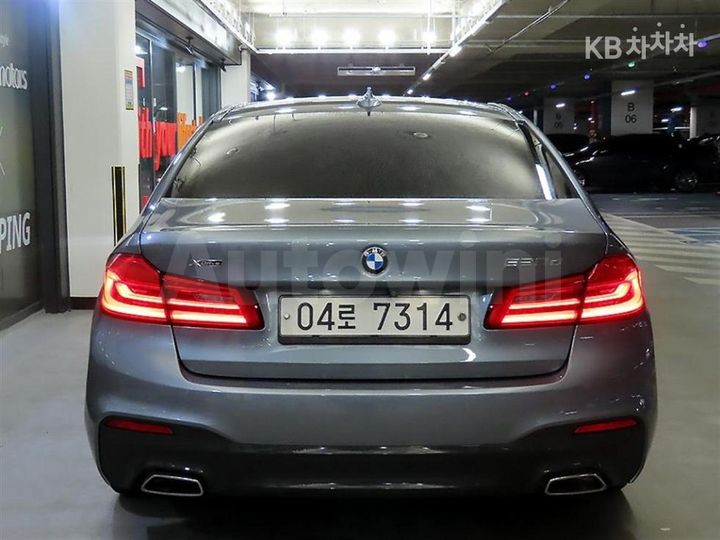 BMW 5 Series 2017 — 5