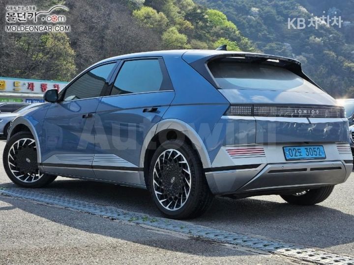 Hyundai Ioniq 2023 — 5