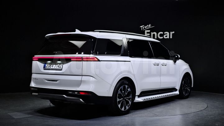 Kia Carnival 2023 — 2