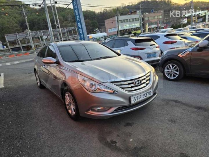 Hyundai Sonata 2010 — 2