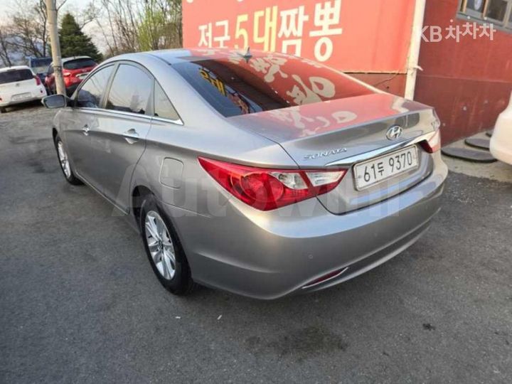 Hyundai Sonata 2010 — 5
