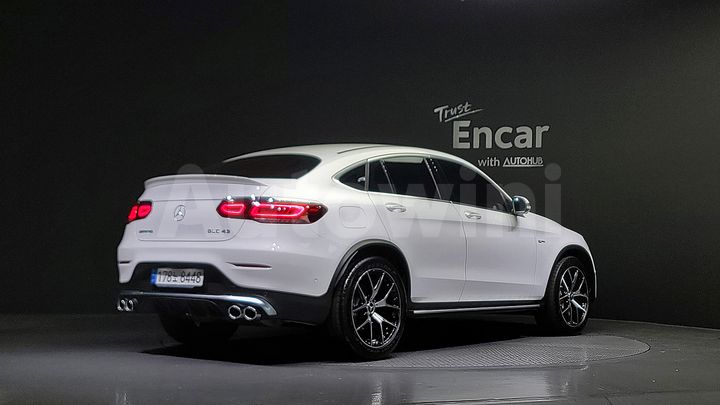 Mercedes Benz GLC Class 2022 — 2