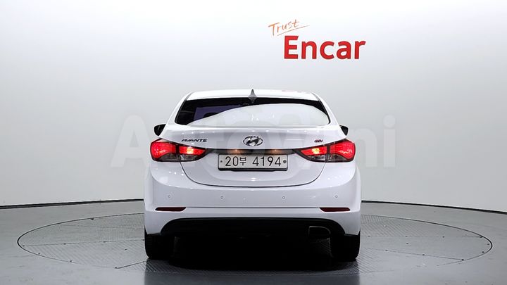 Hyundai Avante 2014 — 4