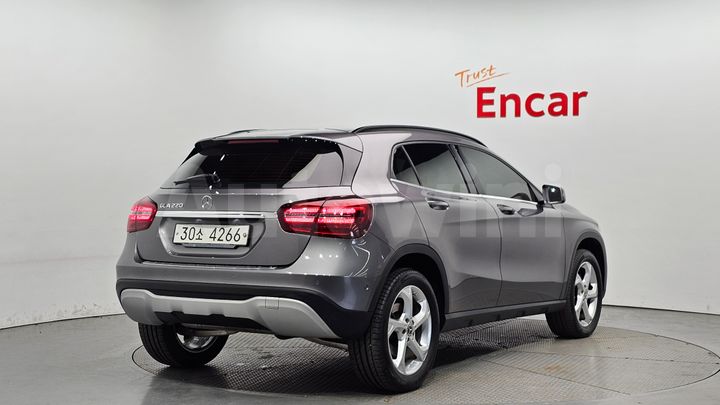 Mercedes Benz GLA Class 2018 — 2