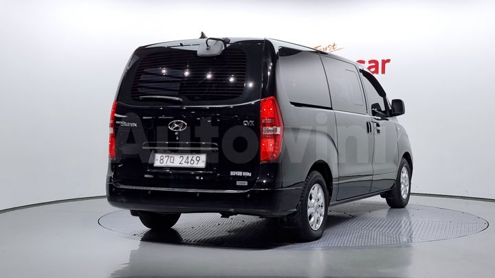 Hyundai Starex 2010 — 2
