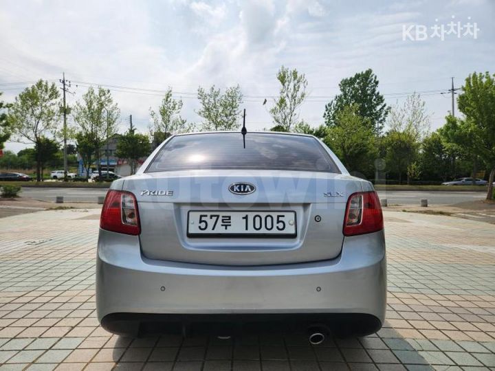 Kia Pride 2011 — 3