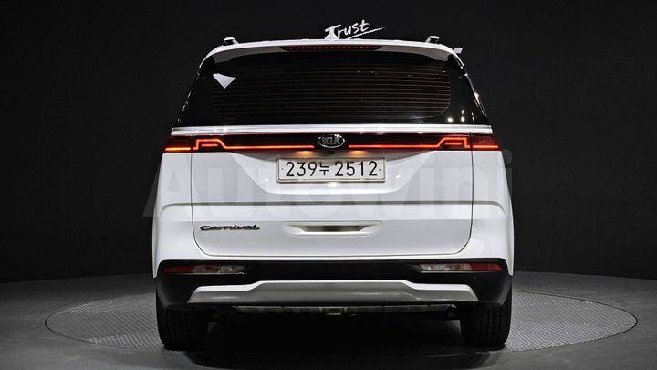 Kia Carnival 2021 — 4