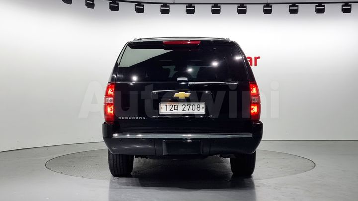 Chevrolet Suburban 2013 — 4