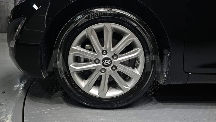Hyundai Avante 2015 — 5