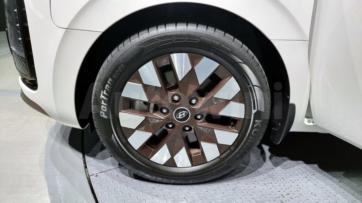 Hyundai Staria 2022 — 5