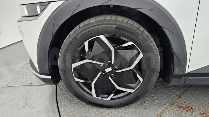 Hyundai Ioniq 2023 — 5