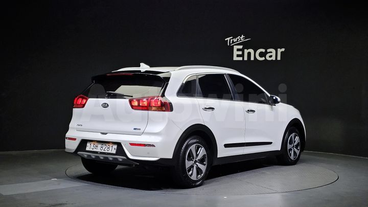 Kia Niro 2017 — 2