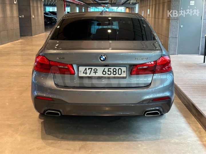 BMW 5 Series 2018 — 5