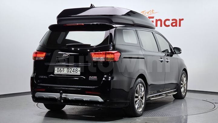 Kia Carnival 2017 — 2