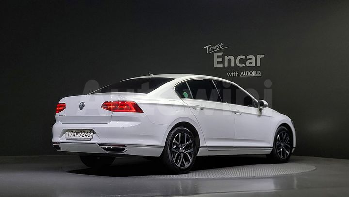 Volkswagen Passat 2018 — 2