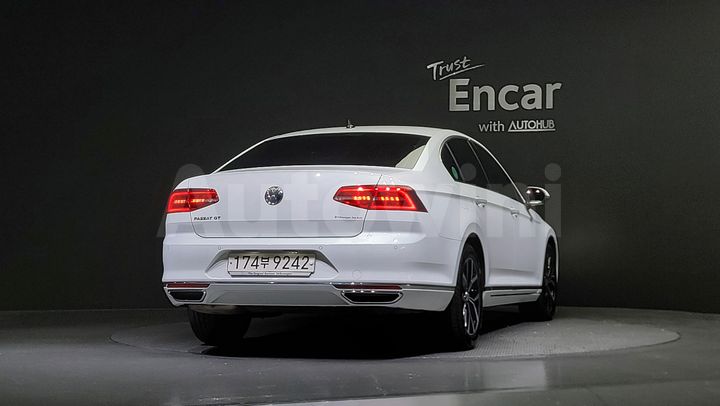 Volkswagen Passat 2018 — 4