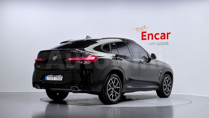BMW X4 2023 — 2