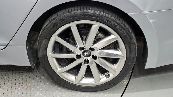 Hyundai Aslan 2016 — 5