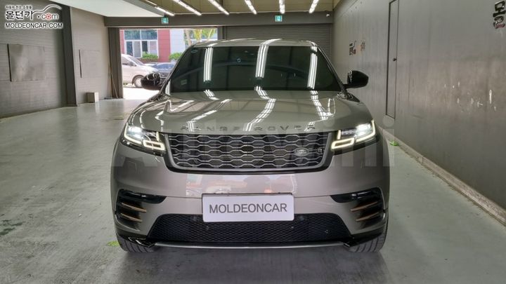 Land Rover Range Rover 2018 SALYA2BN4JA755614 — 3