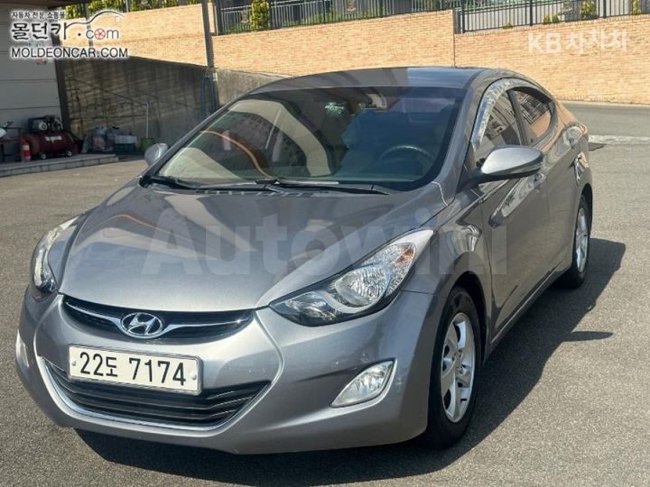 Hyundai Avante 2012 — 2