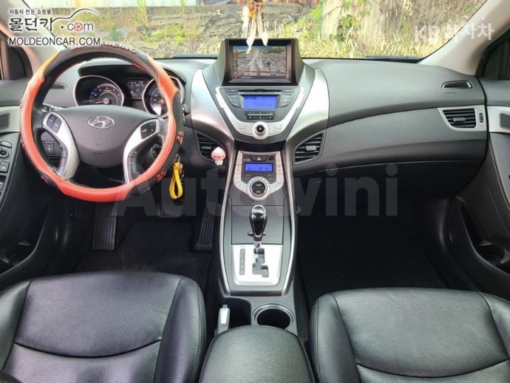 Hyundai Avante 2012 — 5