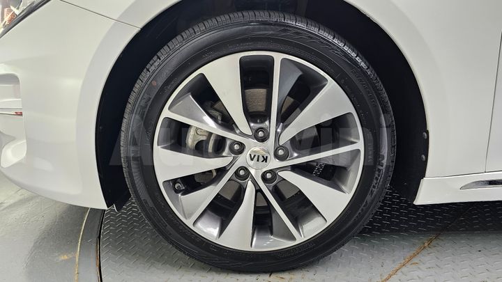 Kia K5 2017 — 5