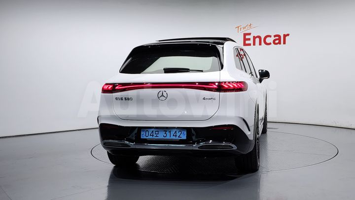 Mercedes Benz EQS 2023 — 4