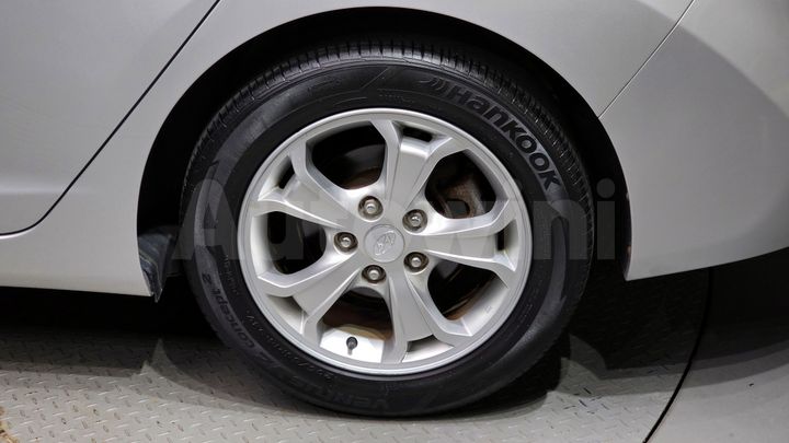 Hyundai Avante 2012 — 5